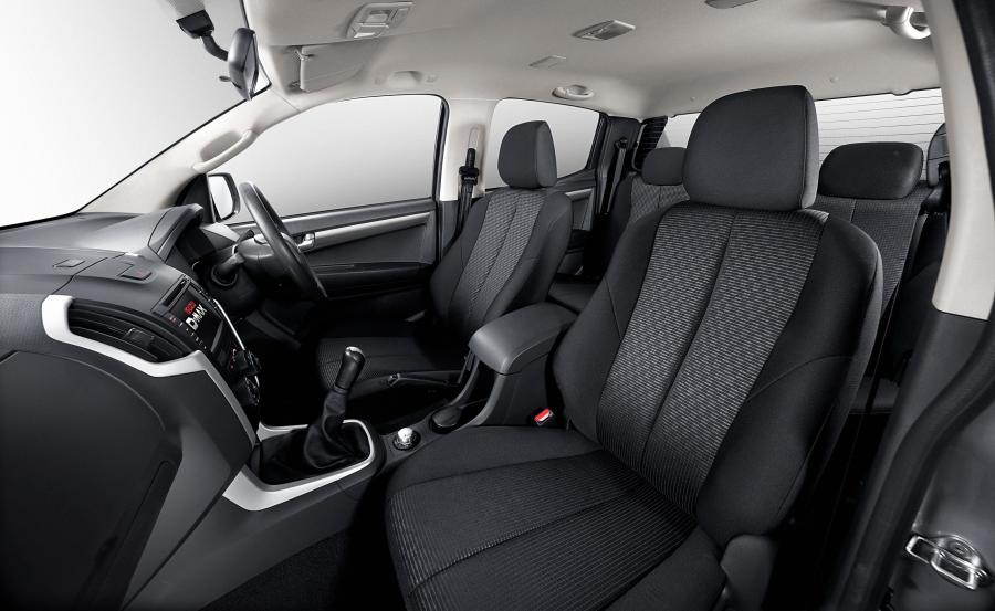 Интерьер Isuzu D-Max Double Cab 4x4 2016 года  (MY) (фото 11 из 11)